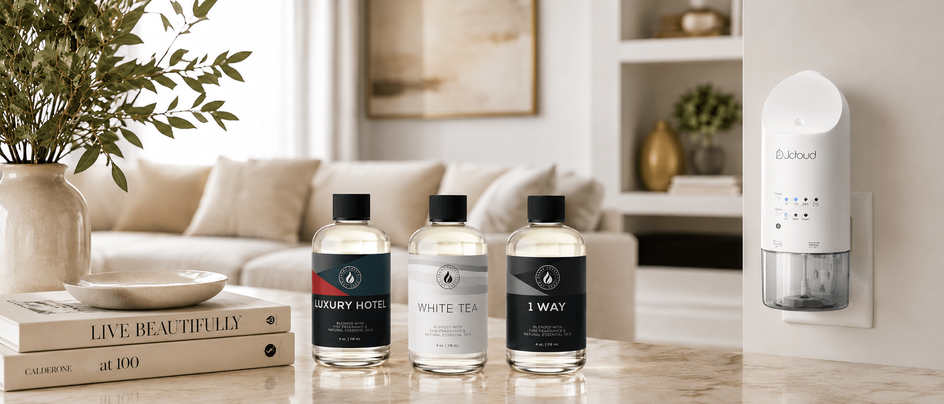 Aceite difusor Luxury Hotel, White Tea y 1 Way junto al difusor enchufable Aroma Country en una sala de estar luminosa